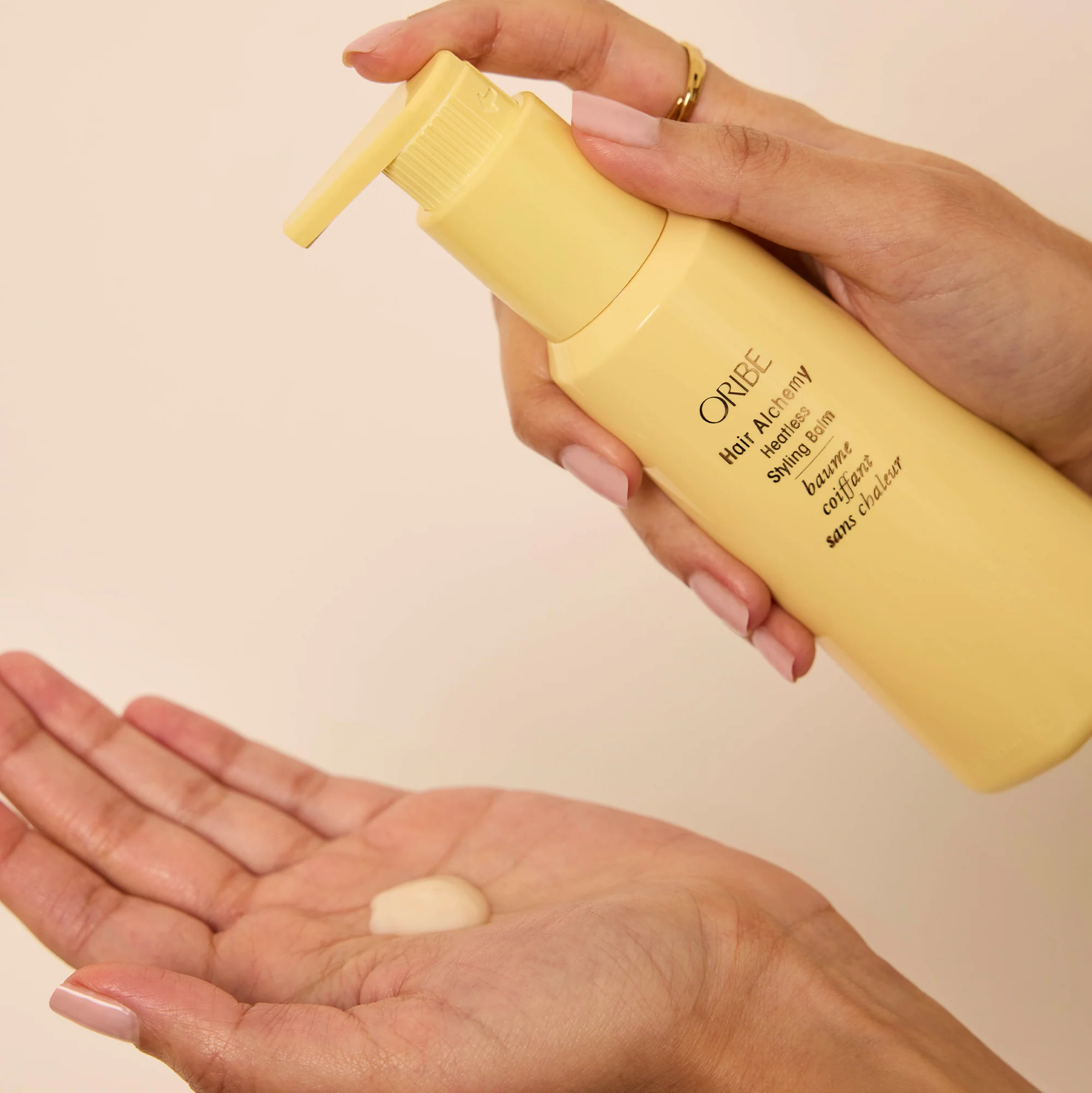 120-hair-alchemy-heatless-styling-balm-6.webp Hair Alchemy Heatless Styling Balm
