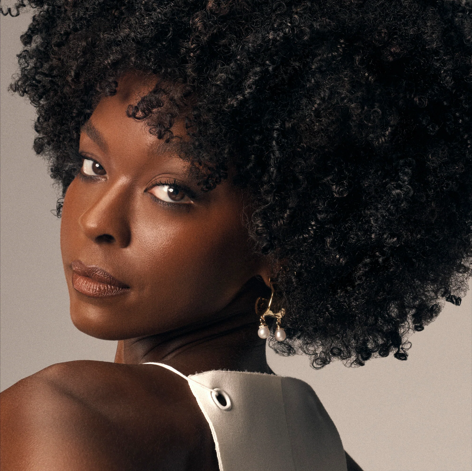 185-curl-gele-e-for-shine-definition-5.webp Curl Gelée for Shine & Definition