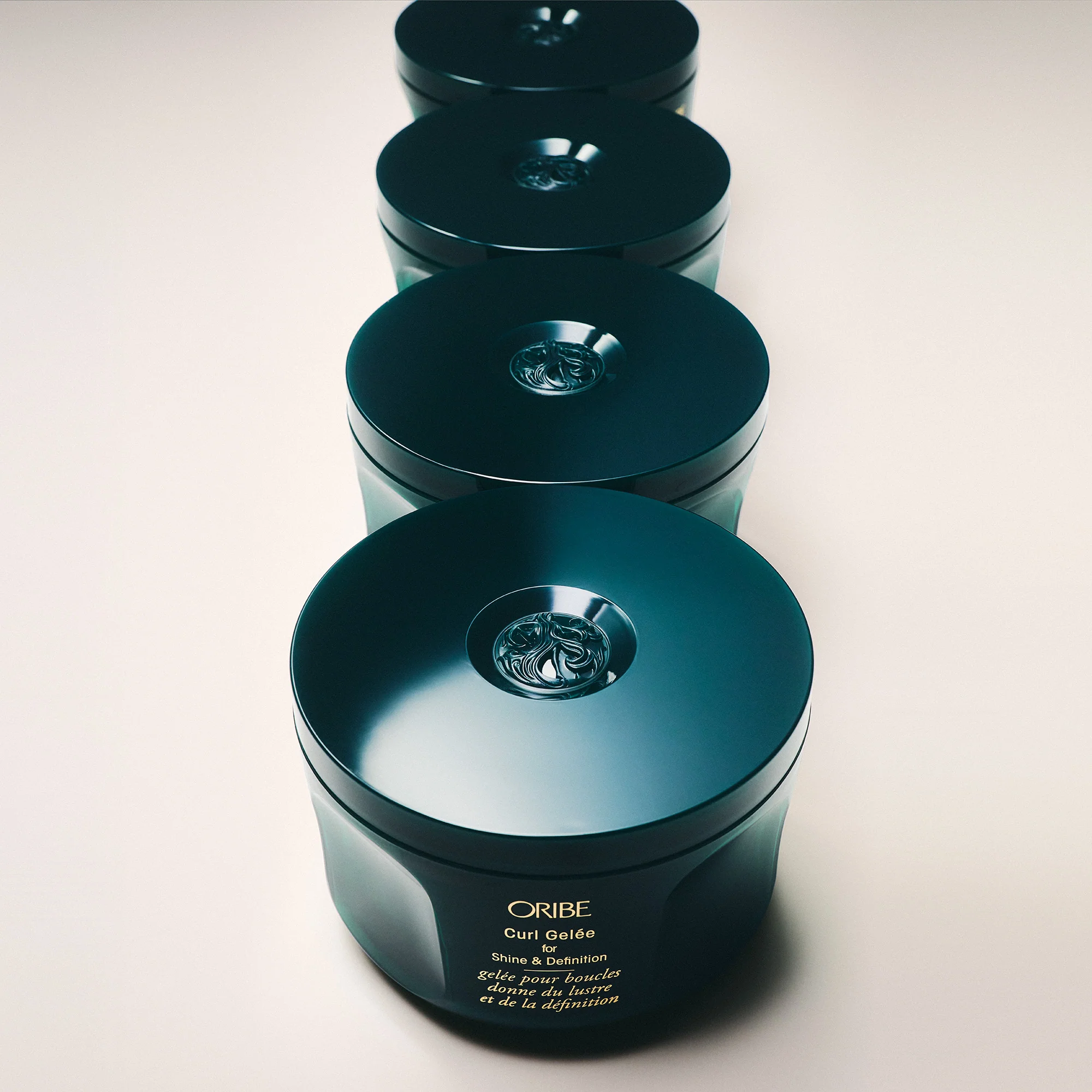 185-curl-gele-e-for-shine-definition-7.webp Curl Gelée for Shine & Definition