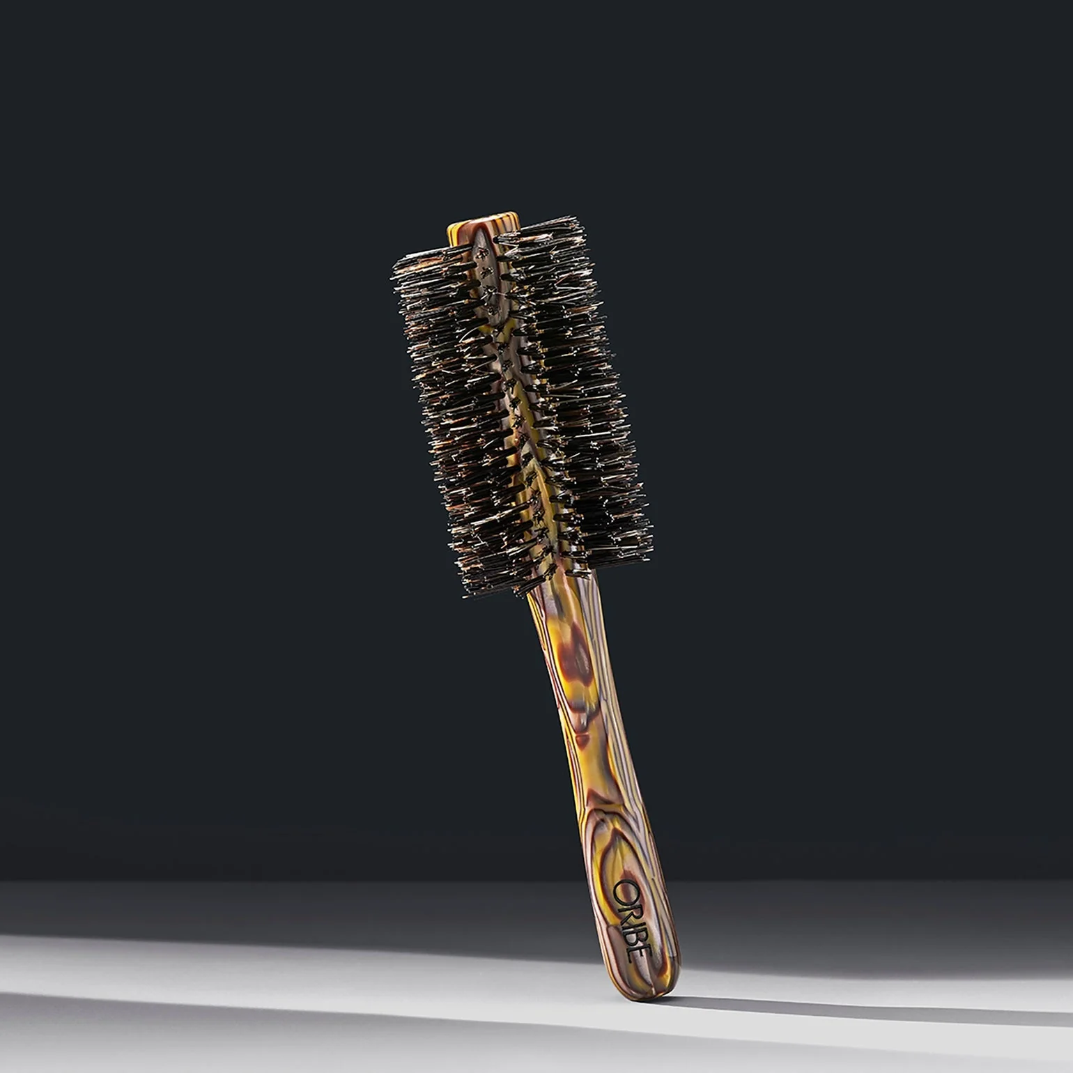 215-italian-resin-medium-round-brush-1.webp Italian Resin Medium Round Brush