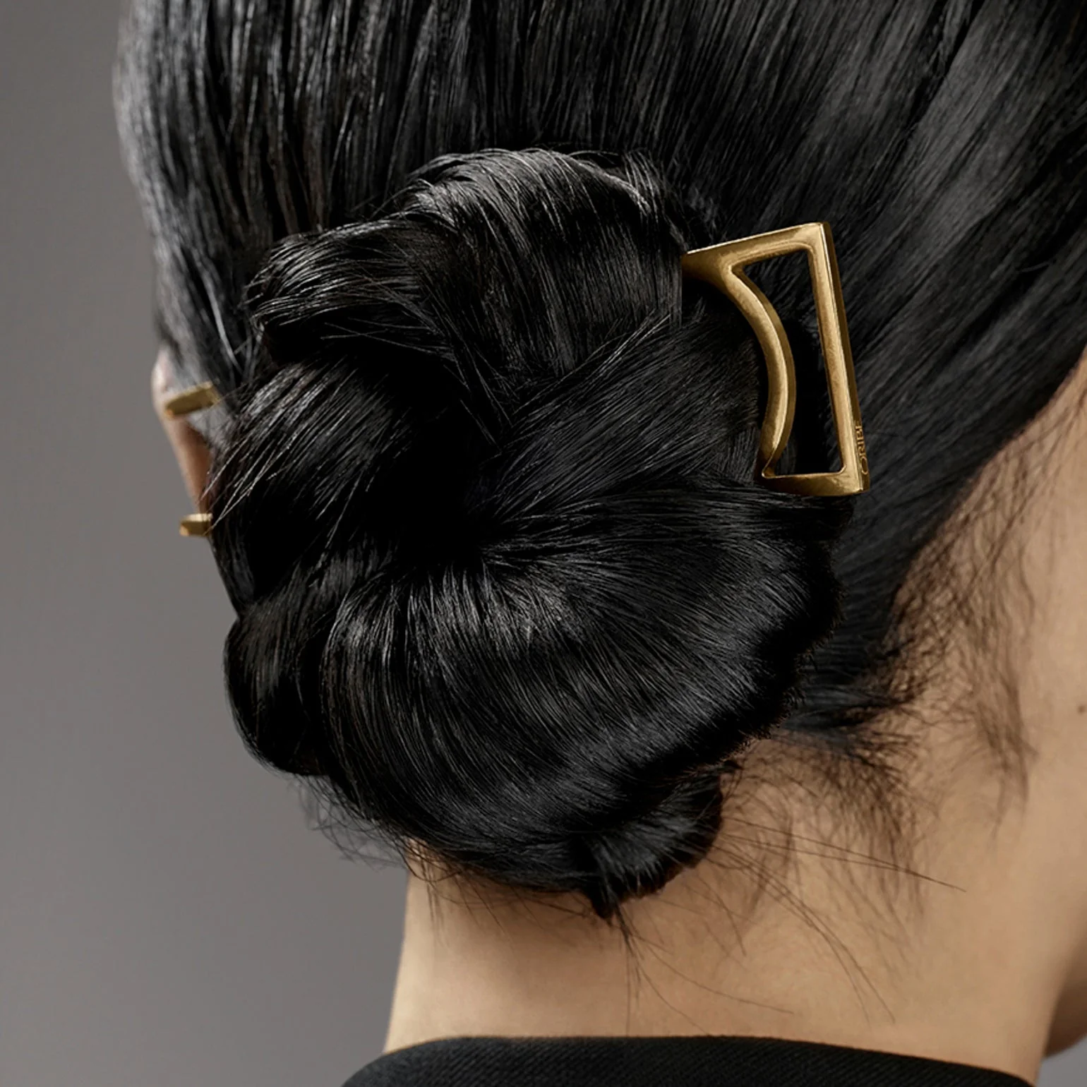 53-superfine-hair-spray-3.webp Superfine Hair Spray